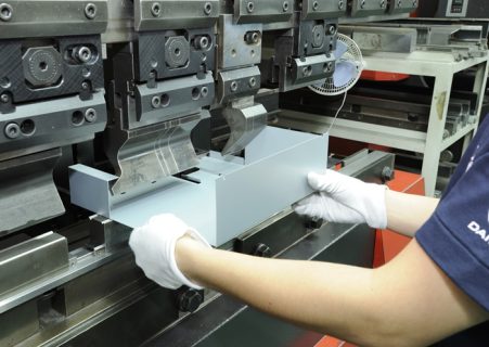 Tuyển 3 nam, 20-30 tuổi, ngành ĐỘT DẬP KIM LOẠI, tỉnh AICHI